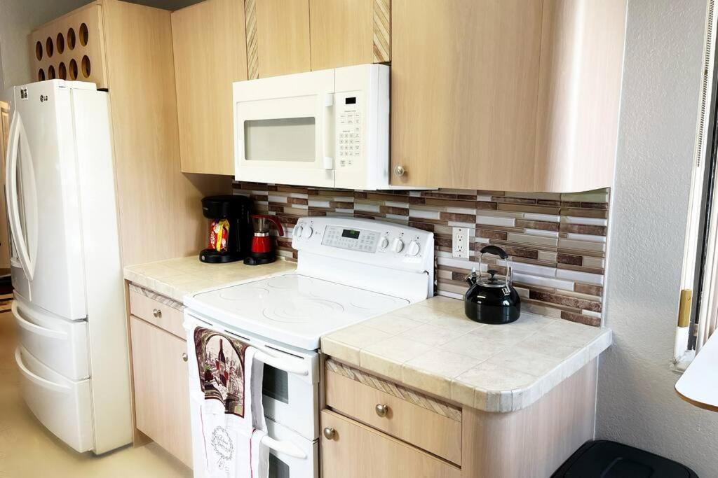 Amazing & Cozy Duplex Near Zoo Miami !ヴィラ エクステリア 写真