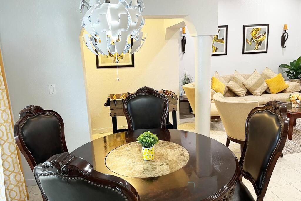 Amazing & Cozy Duplex Near Zoo Miami !ヴィラ エクステリア 写真