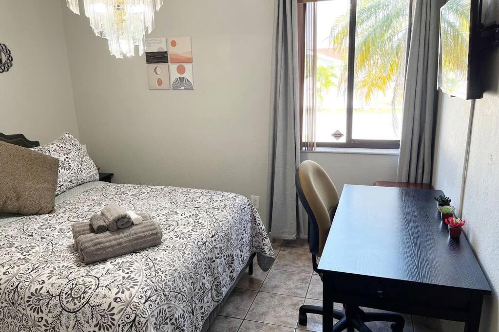 Amazing & Cozy Duplex Near Zoo Miami !ヴィラ エクステリア 写真