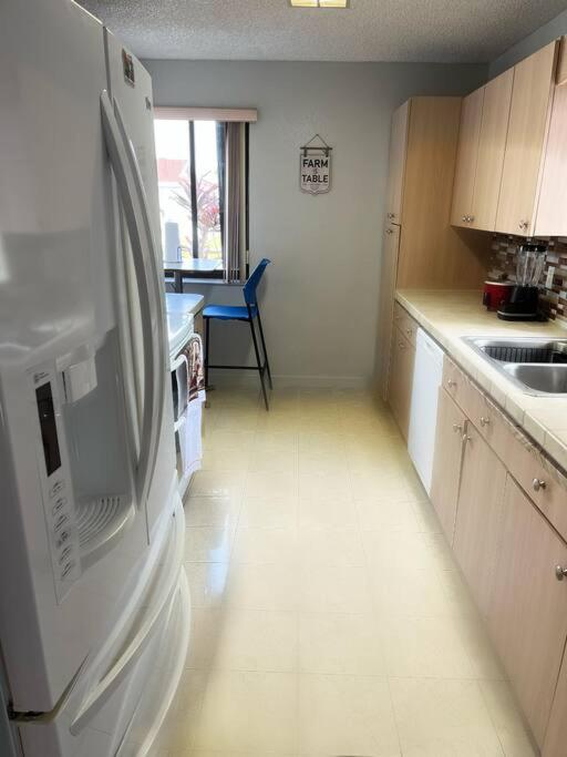Amazing & Cozy Duplex Near Zoo Miami !ヴィラ エクステリア 写真