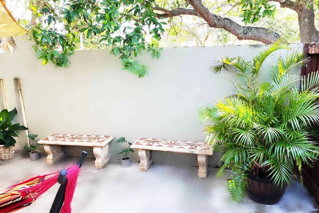 Amazing & Cozy Duplex Near Zoo Miami !ヴィラ エクステリア 写真