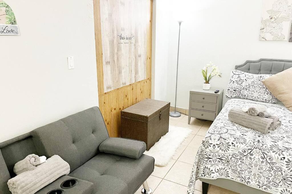 Amazing & Cozy Duplex Near Zoo Miami !ヴィラ エクステリア 写真